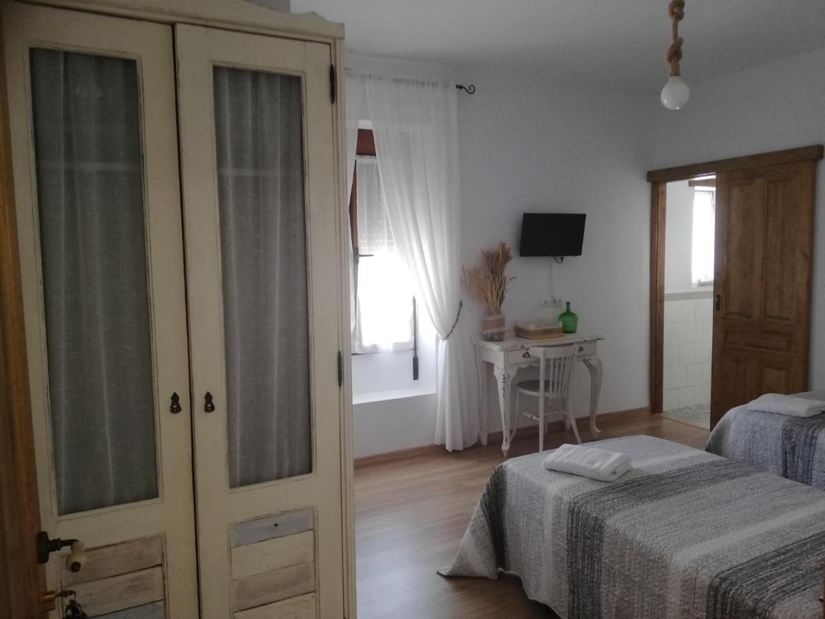 Hostal El Lugar De La Mancha Аргамасилья-де-Альба Экстерьер фото